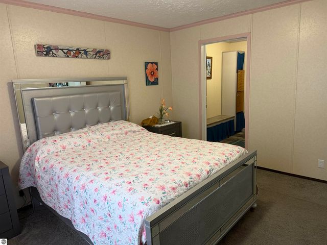 1042 Jackson Court, Mt Pleasant, MI 48858