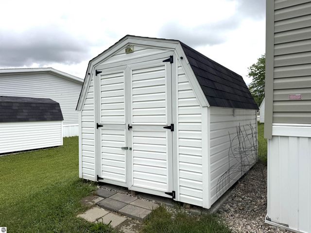 1042 Jackson Court, Mt Pleasant, MI 48858