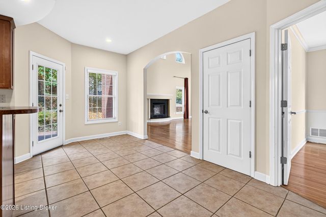 12608 Razor Ct, Louisville, KY 40299