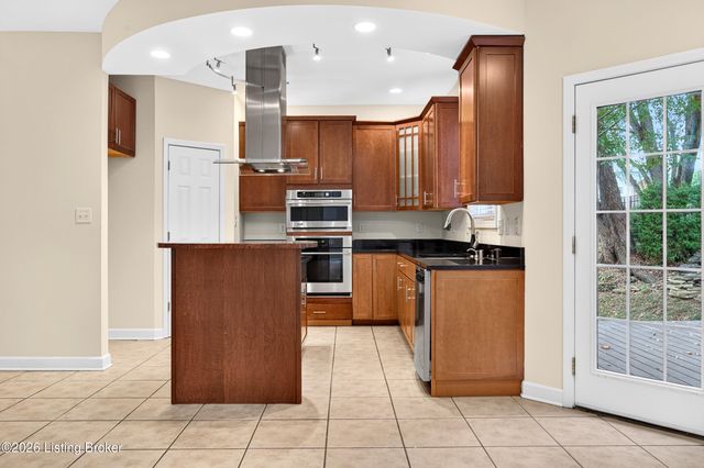 12608 Razor Ct, Louisville, KY 40299