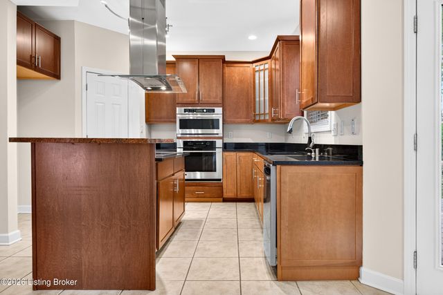 12608 Razor Ct, Louisville, KY 40299