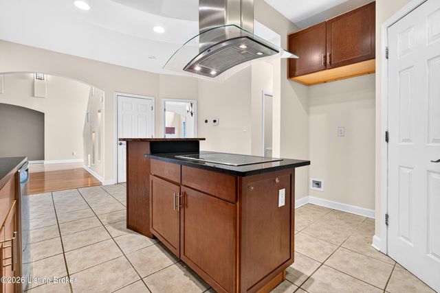 12608 Razor Ct, Louisville, KY 40299