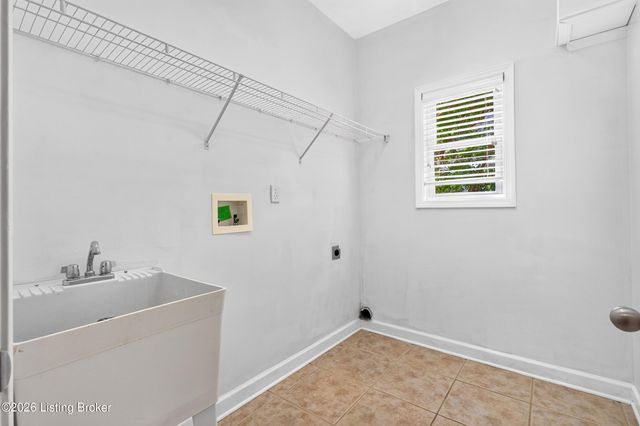 12608 Razor Ct, Louisville, KY 40299