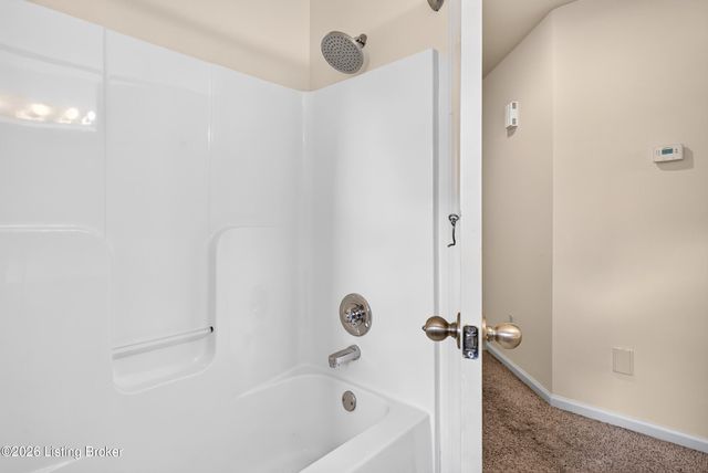 12608 Razor Ct, Louisville, KY 40299