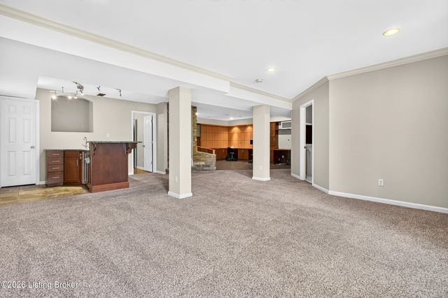 12608 Razor Ct, Louisville, KY 40299