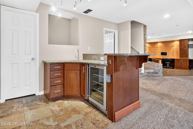 12608 Razor Ct, Louisville, KY 40299