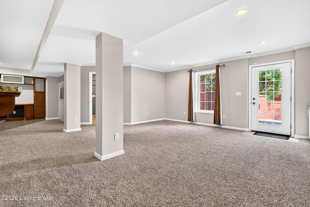 12608 Razor Ct, Louisville, KY 40299