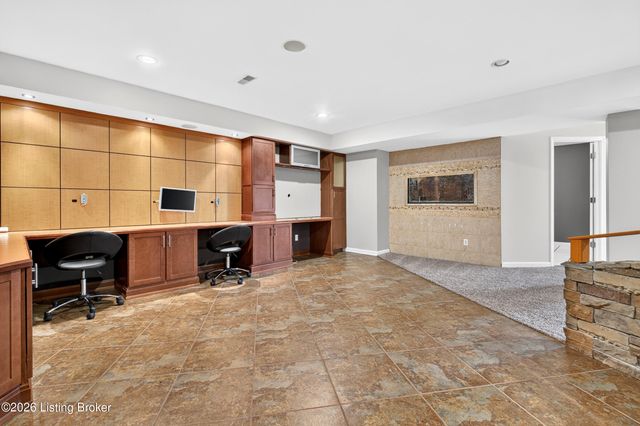 12608 Razor Ct, Louisville, KY 40299