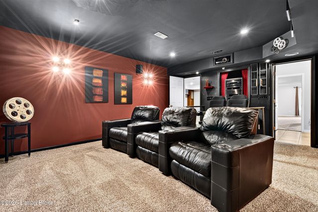 12608 Razor Ct, Louisville, KY 40299