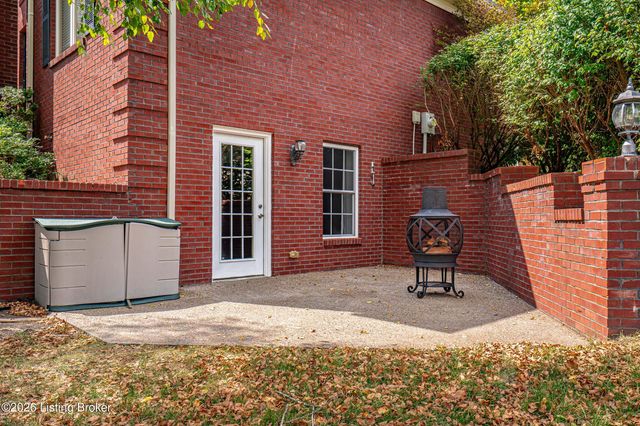 12608 Razor Ct, Louisville, KY 40299