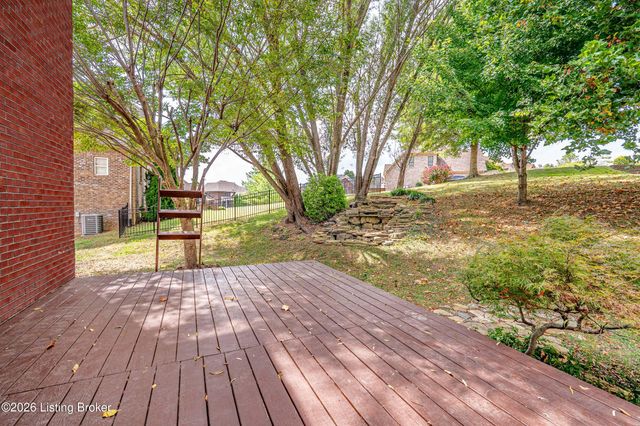 12608 Razor Ct, Louisville, KY 40299