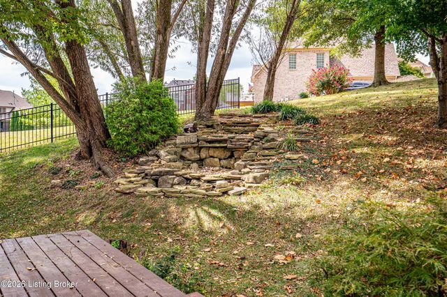 12608 Razor Ct, Louisville, KY 40299