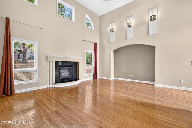 12608 Razor Ct, Louisville, KY 40299