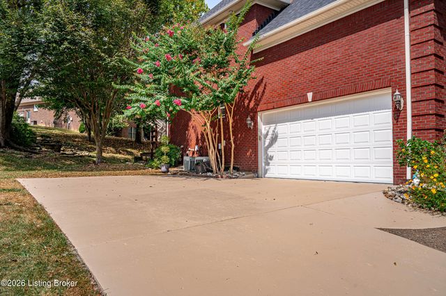 12608 Razor Ct, Louisville, KY 40299