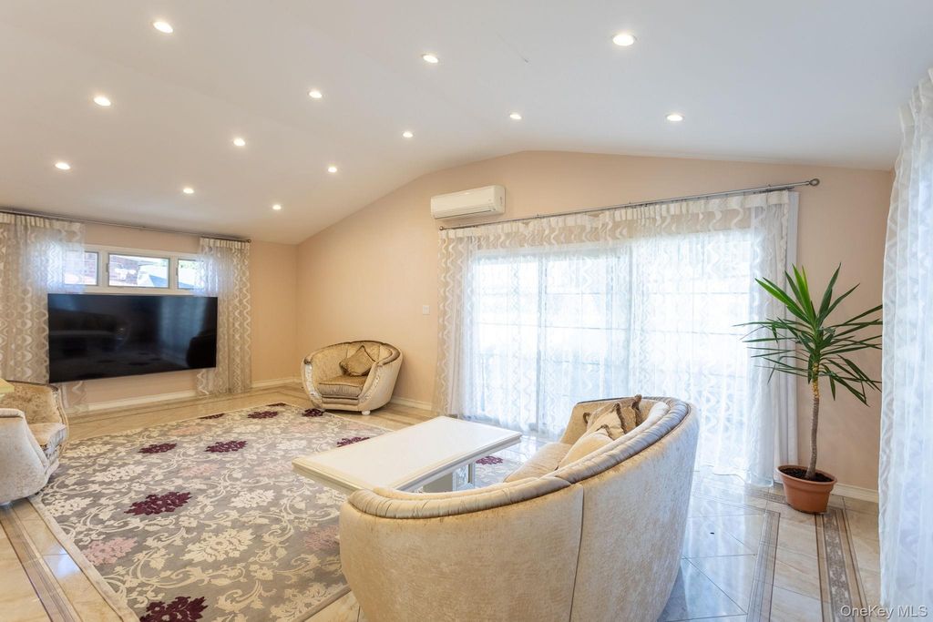 73-35 195th Street, Fresh Meadows, NY 11366 — photo 4