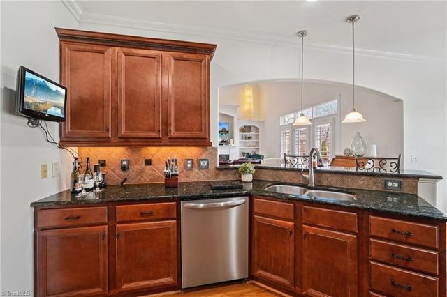 320 Panther Crk Court, Winston-salem, NC 27107