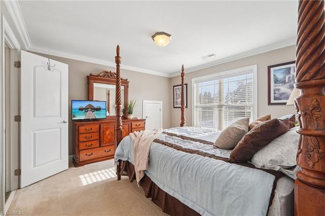 320 Panther Crk Court, Winston-salem, NC 27107