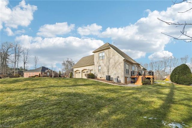 320 Panther Crk Court, Winston-salem, NC 27107