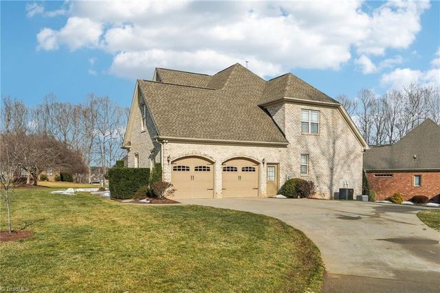 320 Panther Crk Court, Winston-salem, NC 27107