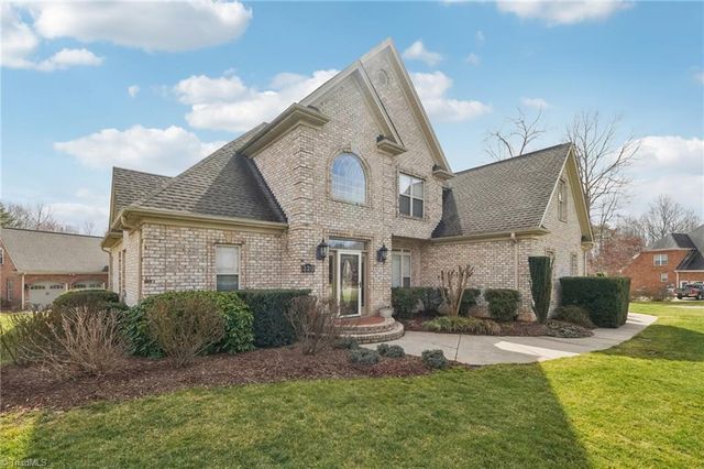 320 Panther Crk Court, Winston-salem, NC 27107