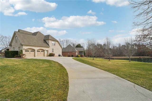 320 Panther Crk Court, Winston-salem, NC 27107