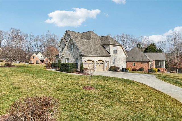 320 Panther Crk Court, Winston-salem, NC 27107