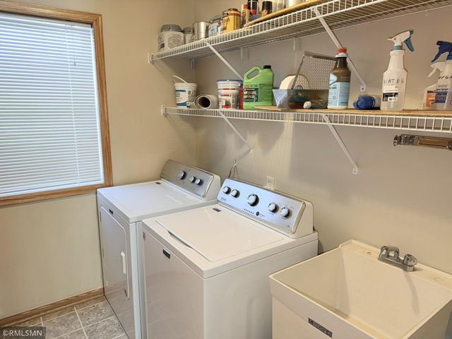 1008 Pleasant View Court NW, Isanti, MN 55040