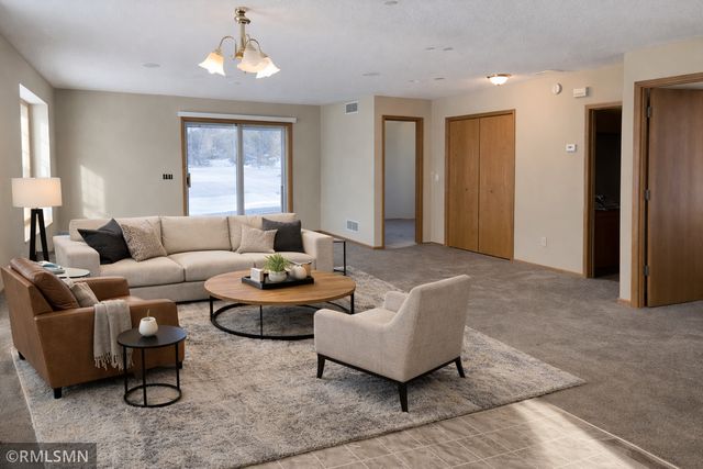 1008 Pleasant View Court NW, Isanti, MN 55040