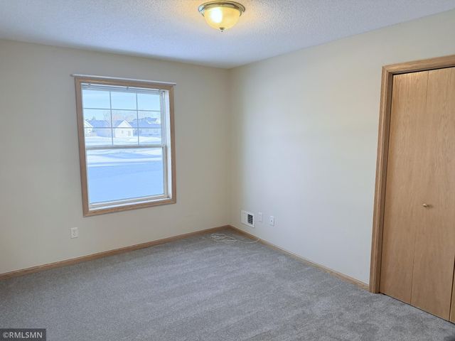 1008 Pleasant View Court NW, Isanti, MN 55040