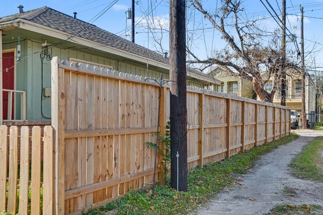 2804 Arlington Street, Houston, TX 77008