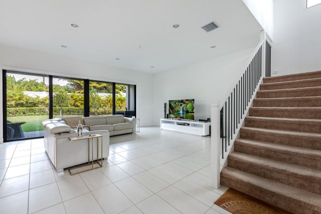 8131 Laurel Falls Drive, Boca Raton, FL 33496