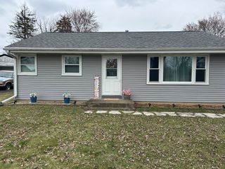 33077 Sunset Avenue N, Grayslake, IL 60030