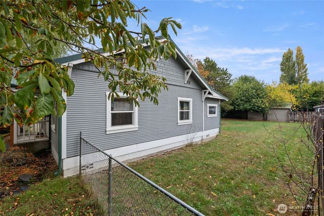 212 W 6th Street, Centralia, WA 98531