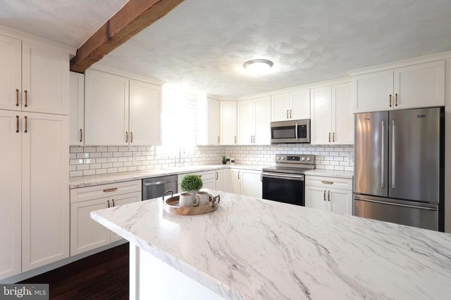 11 HEMLOCK DR, Port Matilda, PA 16870