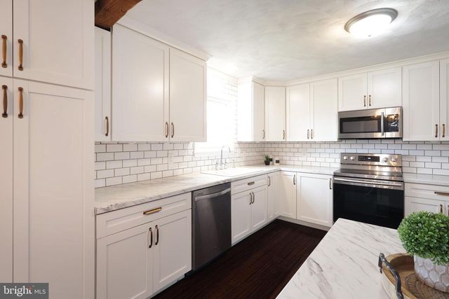 11 HEMLOCK DR, Port Matilda, PA 16870