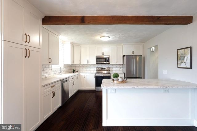 11 HEMLOCK DR, Port Matilda, PA 16870