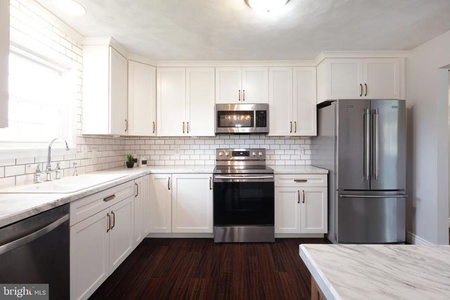 11 HEMLOCK DR, Port Matilda, PA 16870