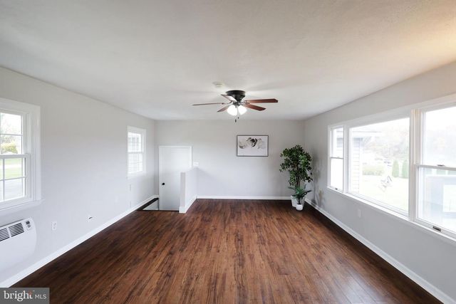 11 HEMLOCK DR, Port Matilda, PA 16870