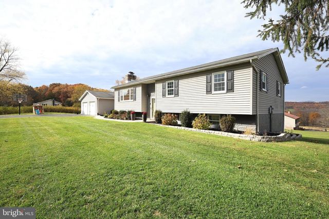 11 HEMLOCK DR, Port Matilda, PA 16870