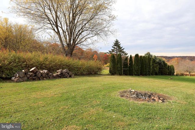 11 HEMLOCK DR, Port Matilda, PA 16870