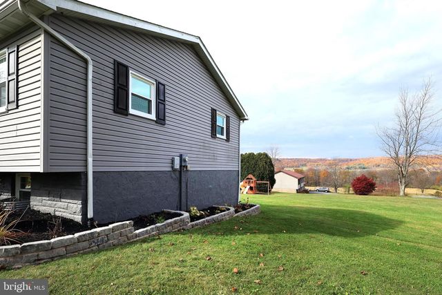 11 HEMLOCK DR, Port Matilda, PA 16870