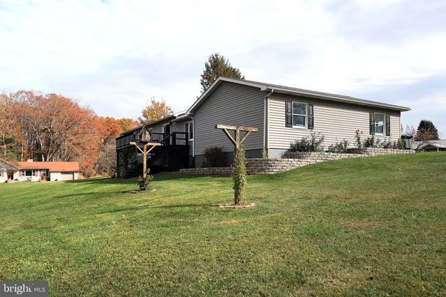 11 HEMLOCK DR, Port Matilda, PA 16870