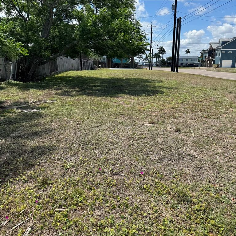137 Buena Vista Dr, Corpus Christi, TX 78418 — photo 2