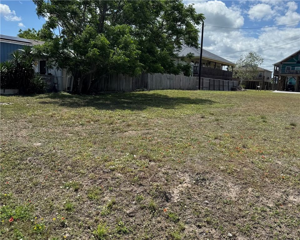 137 Buena Vista Dr, Corpus Christi, TX 78418 — photo 3