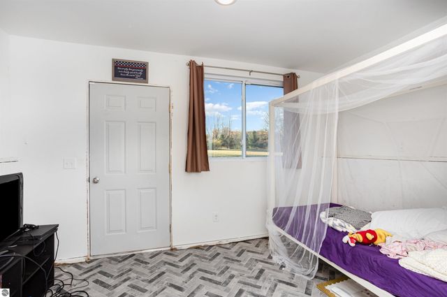 330 W Broomfield Road, Mt Pleasant, MI 48858