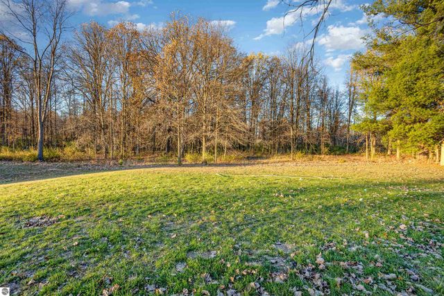 330 W Broomfield Road, Mt Pleasant, MI 48858