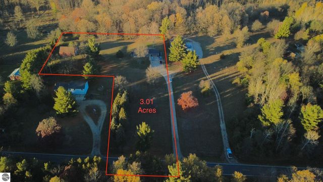 330 W Broomfield Road, Mt Pleasant, MI 48858