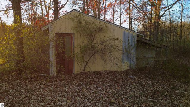 330 W Broomfield Road, Mt Pleasant, MI 48858