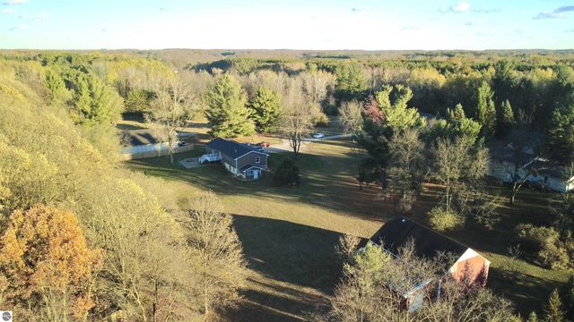 330 W Broomfield Road, Mt Pleasant, MI 48858