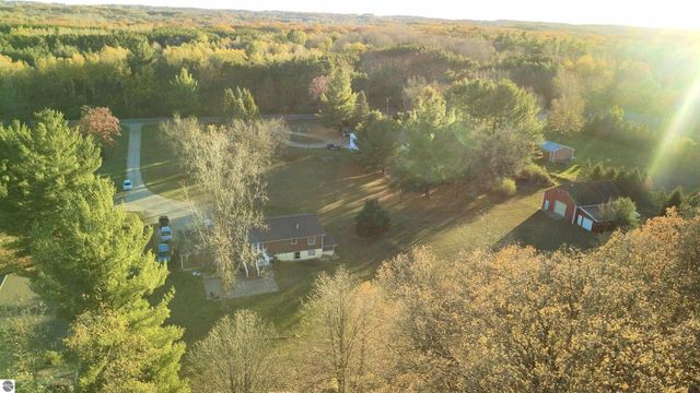 330 W Broomfield Road, Mt Pleasant, MI 48858